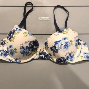 Gilly Hicks Ashley Demi bra